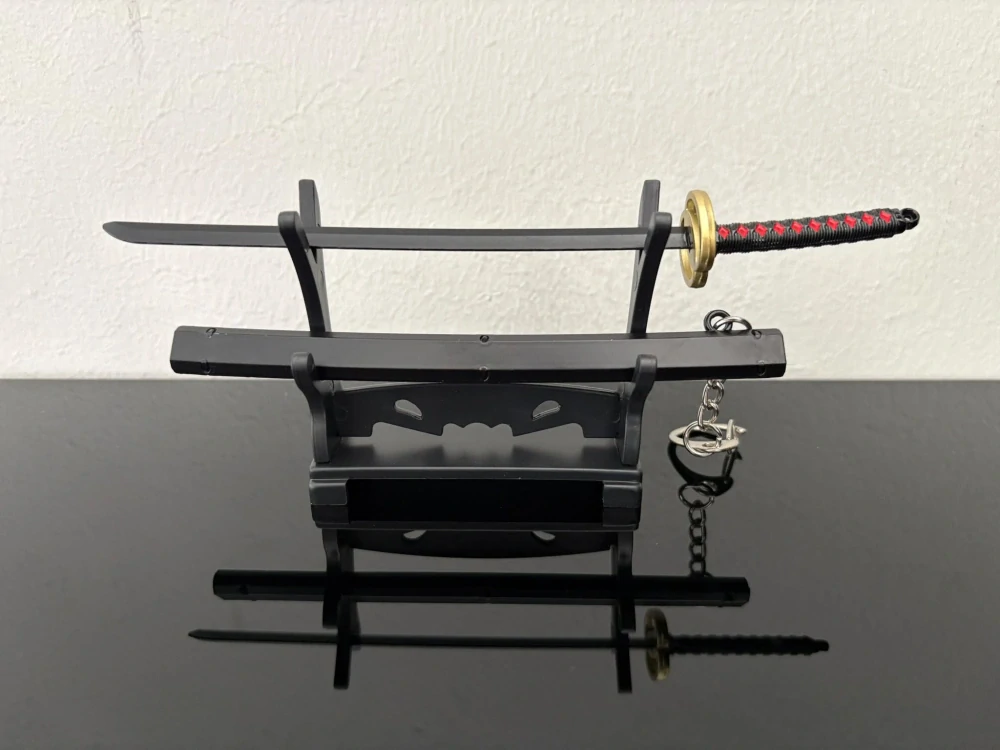 Mini Katana – Černá s červenými a zlatými detaily