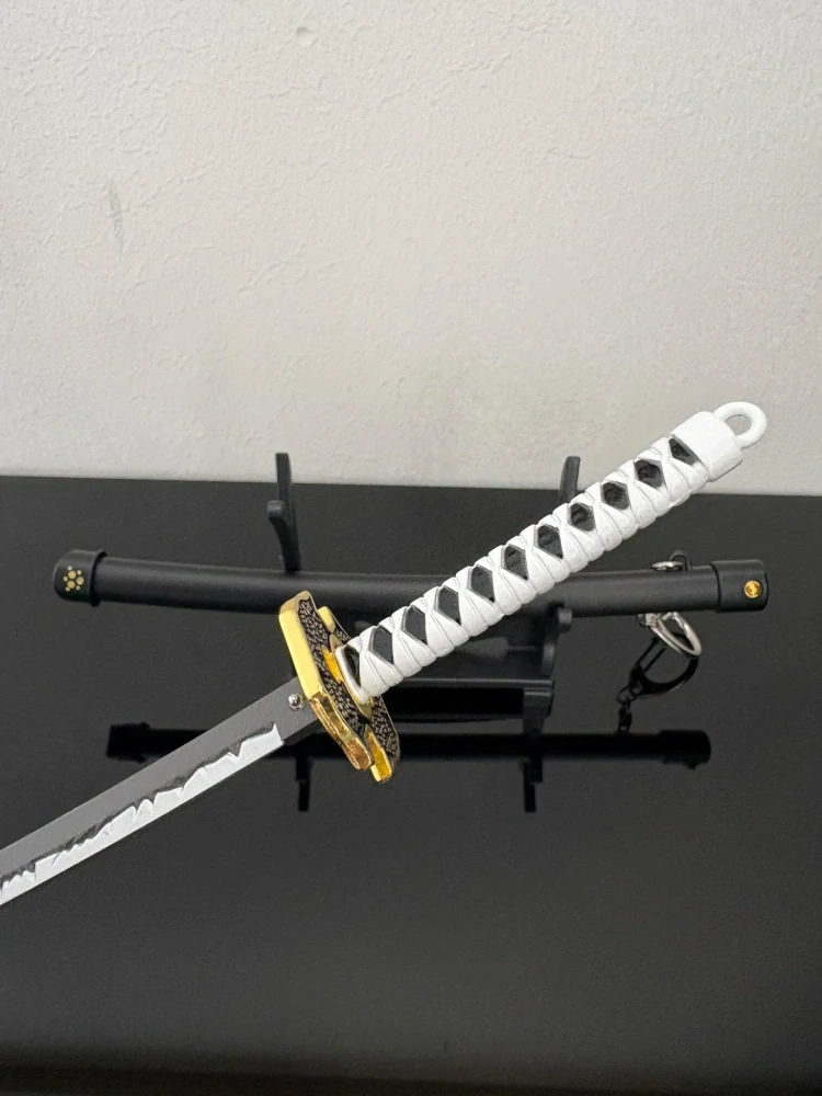 Mini Katana – černá s bílou rukojetí a stojánkem