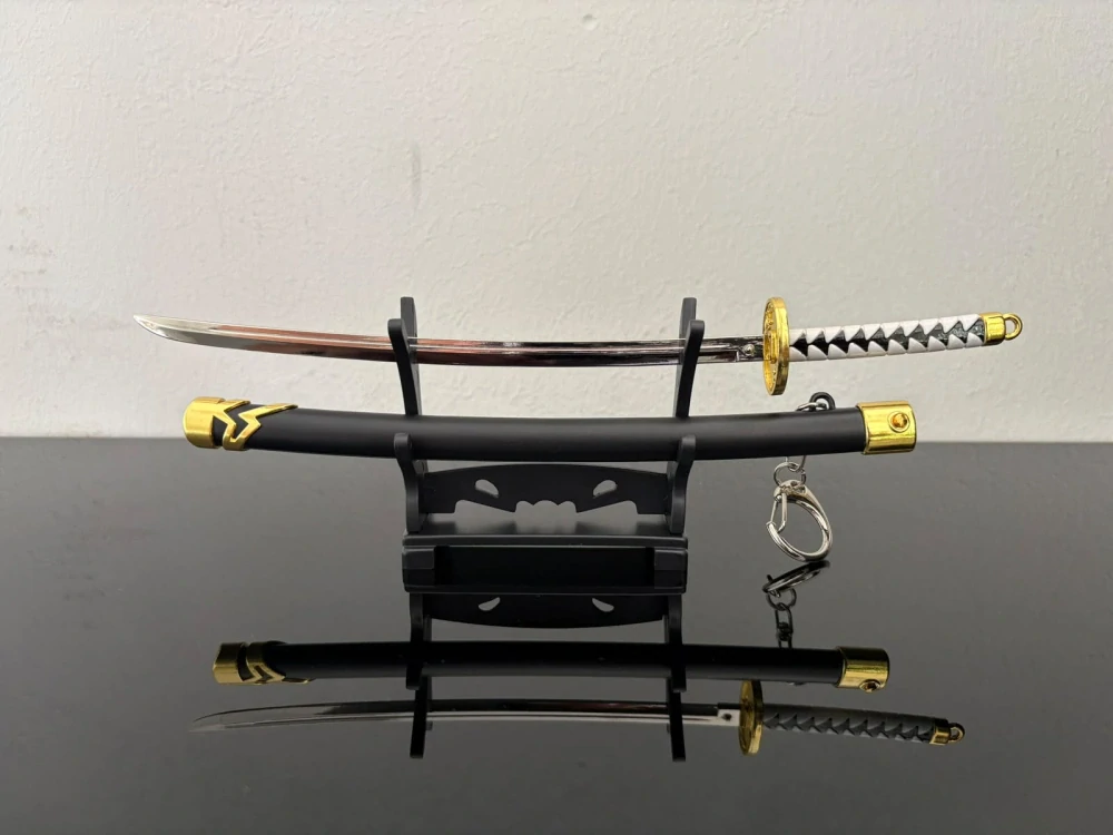 Mini Katana – černá se zlatým zdobením a bílou rukojetí