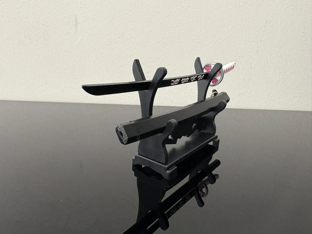 Mini Katana – Černá s bílou rukojetí
