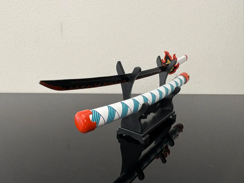Mini Katana – Černá s bílými a červenými detaily