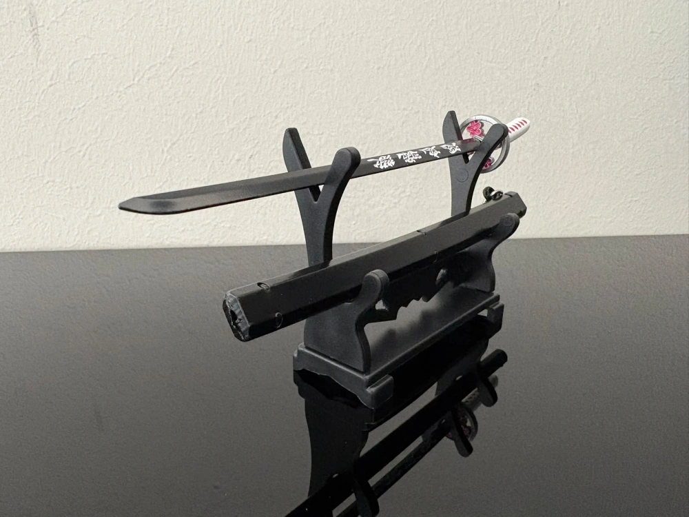 Mini Katana – Černá s bílou rukojetí
