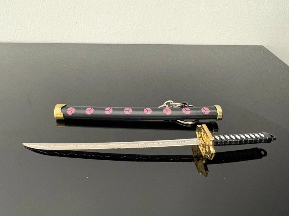 Mini Katana – černá s růžovým zdobením
