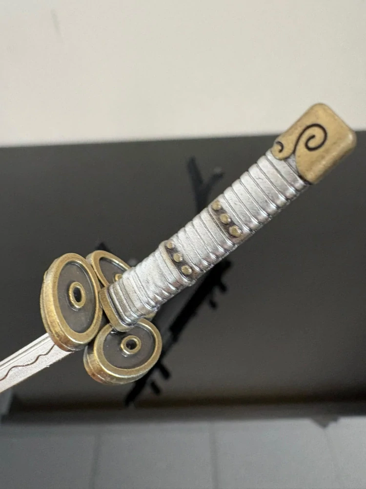 Mini Katana – Stříbrná se zlatými detaily
