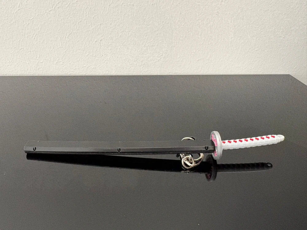 Mini Katana – Černá s bílou rukojetí
